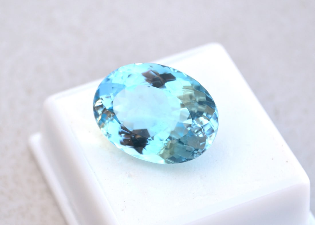 27.30 Carat Oval Cut Sky Blue Topaz - 2