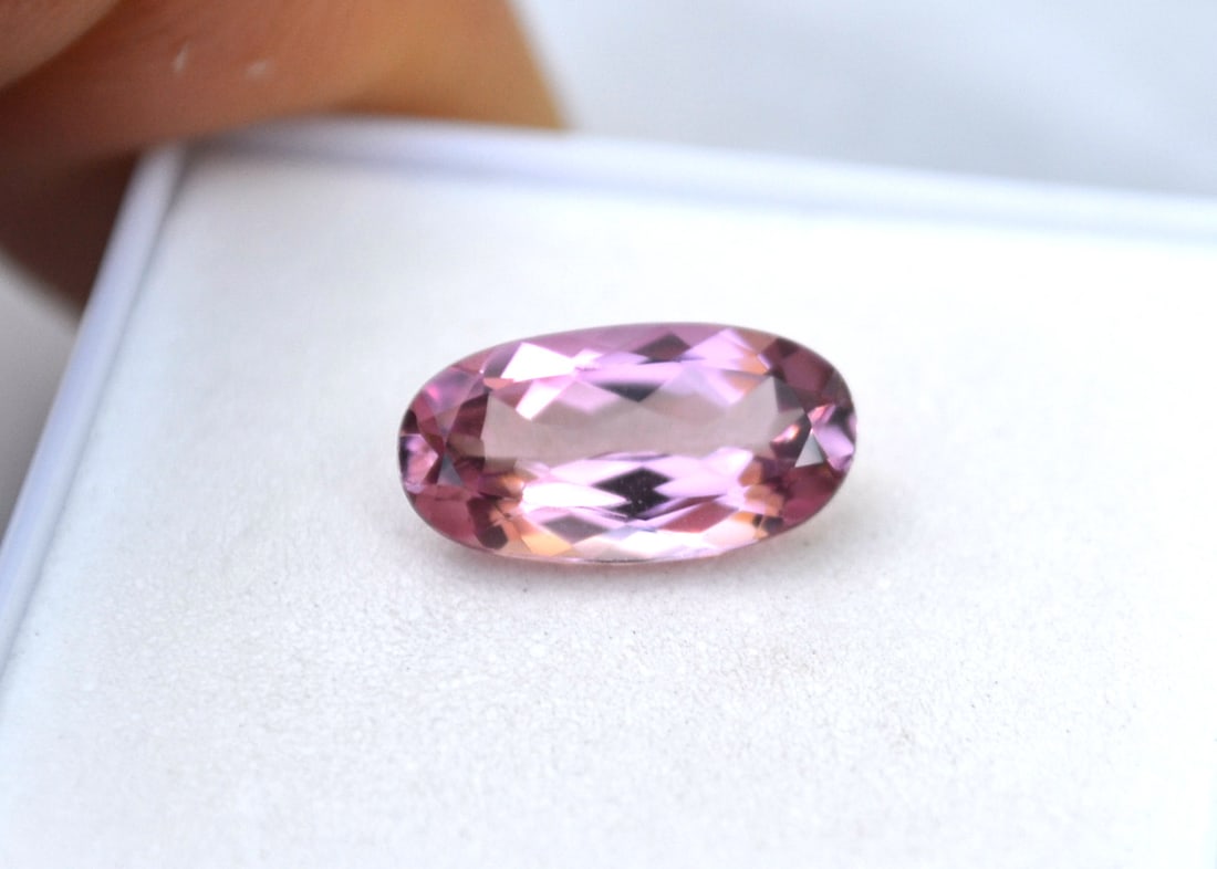 2.38 Carat Oval Cut Pink Tourmaline - 3