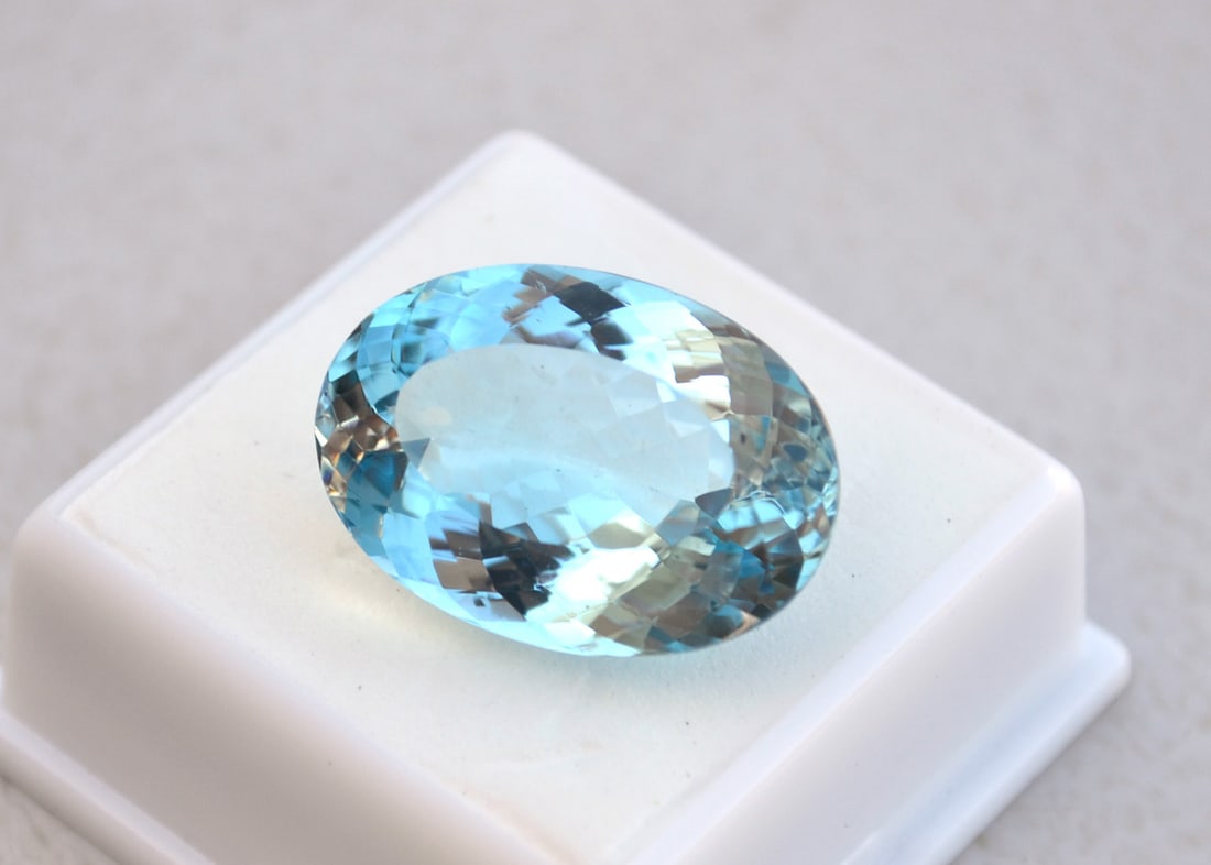 31.00 Carat Oval Cut Sky Blue Topaz - 2