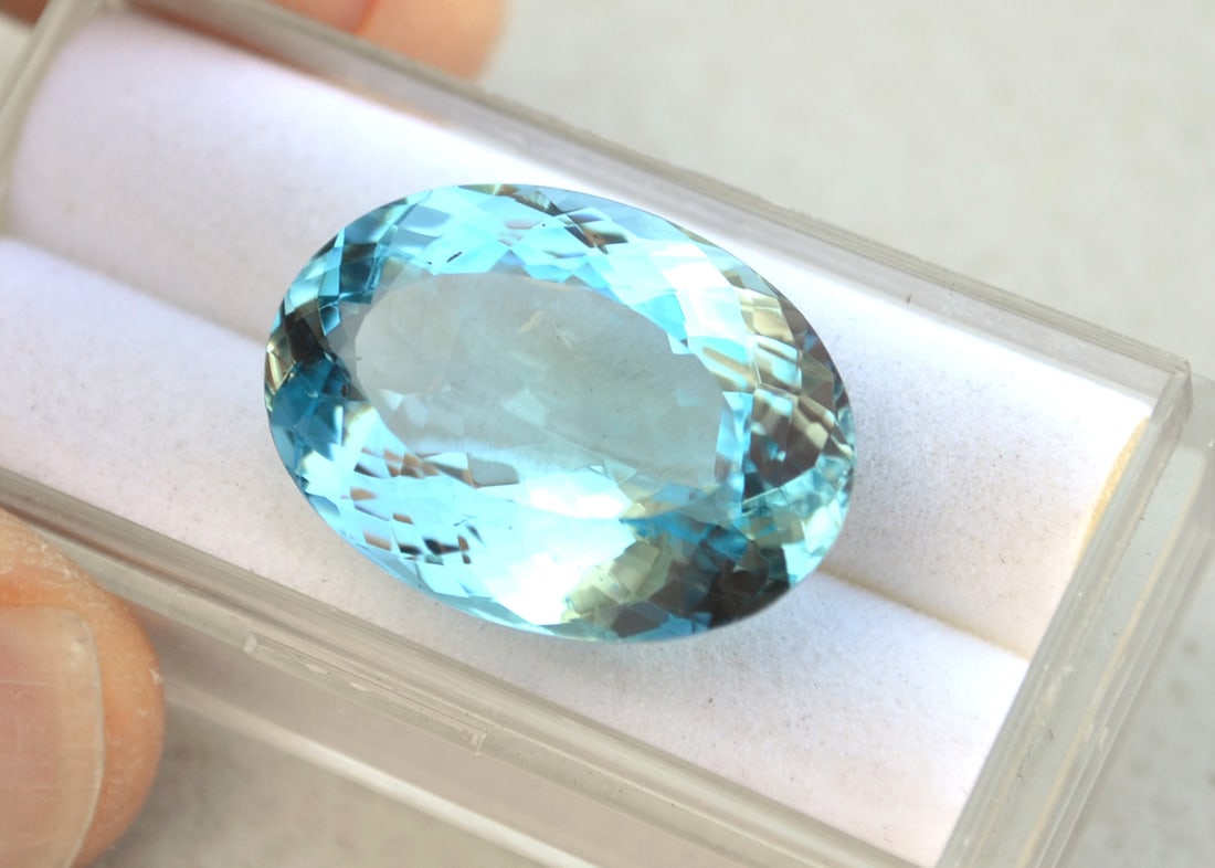 31.00 Carat Oval Cut Sky Blue Topaz - 4
