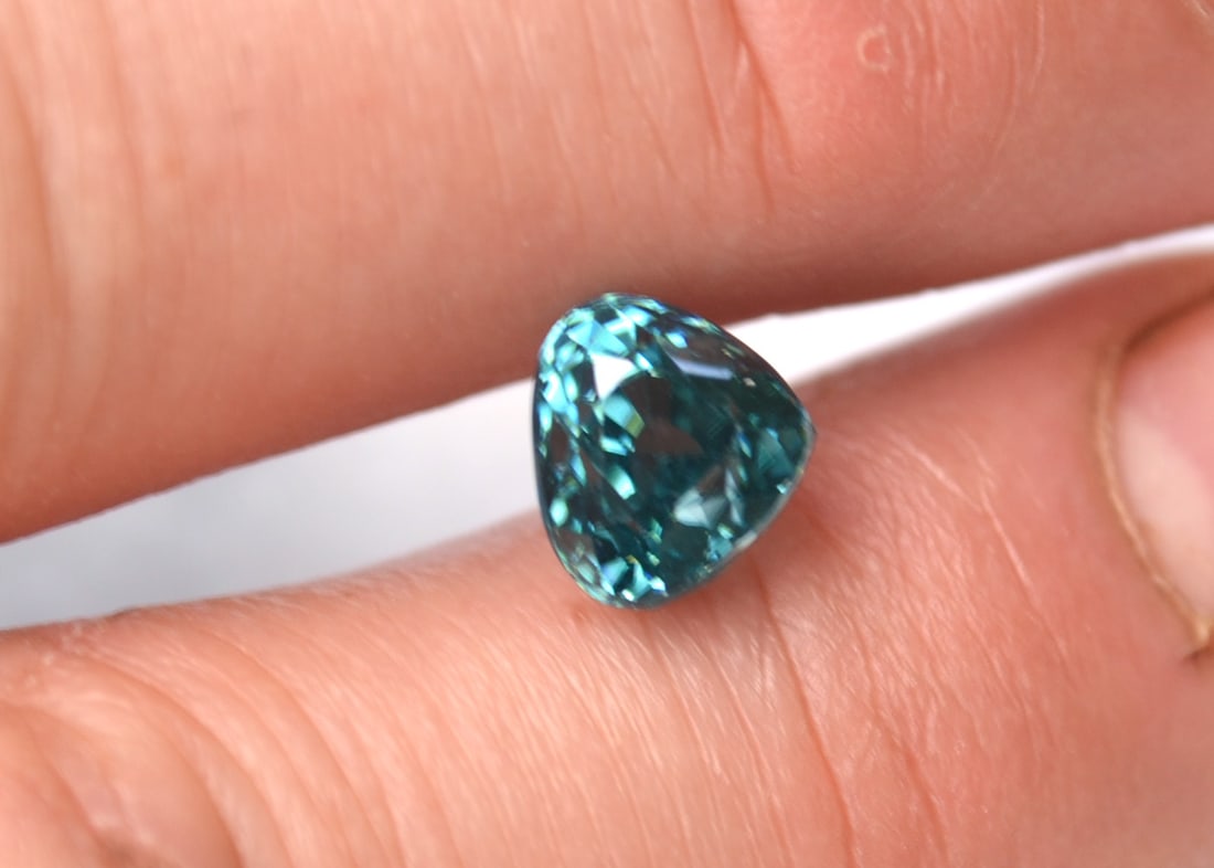 4.97 Carat Pear Cut Zircon - 3