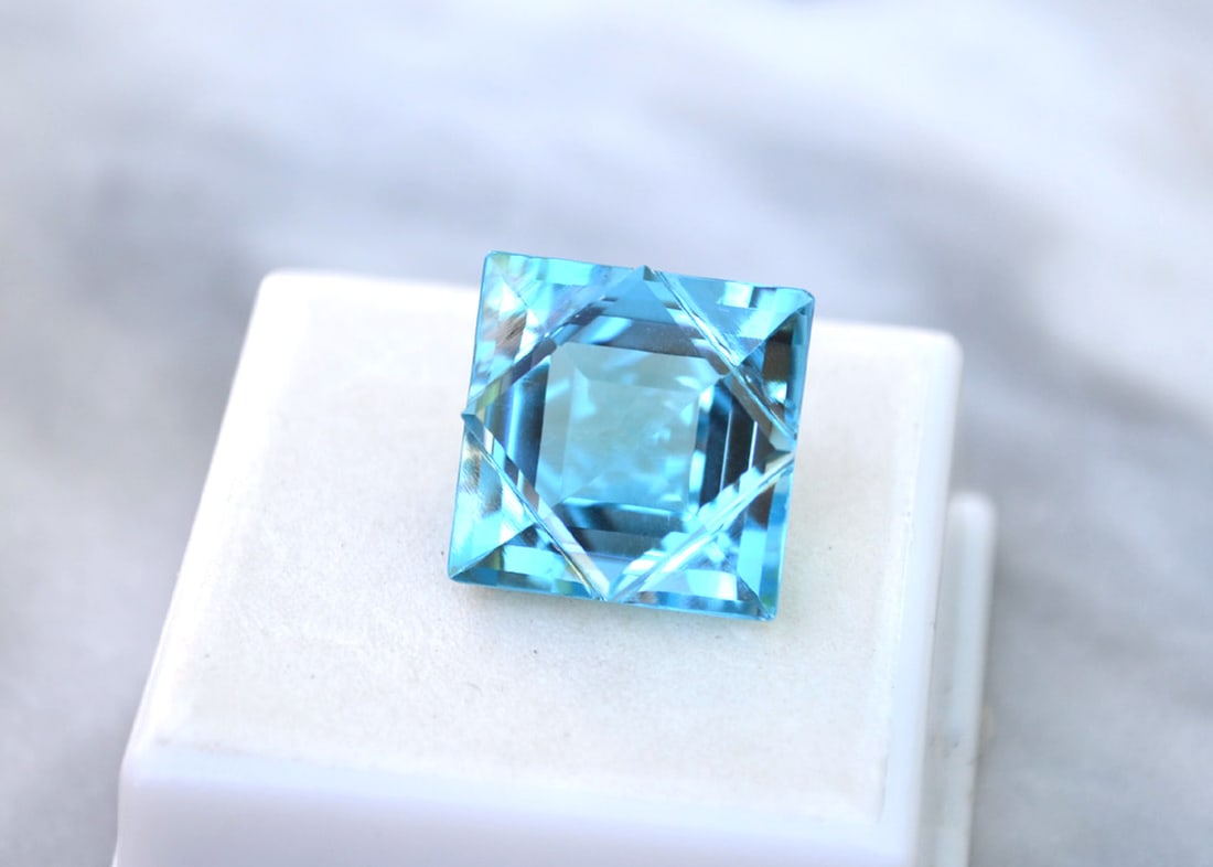 21.30 Carat Gorgeous Fancy Square Cut Topaz - 2