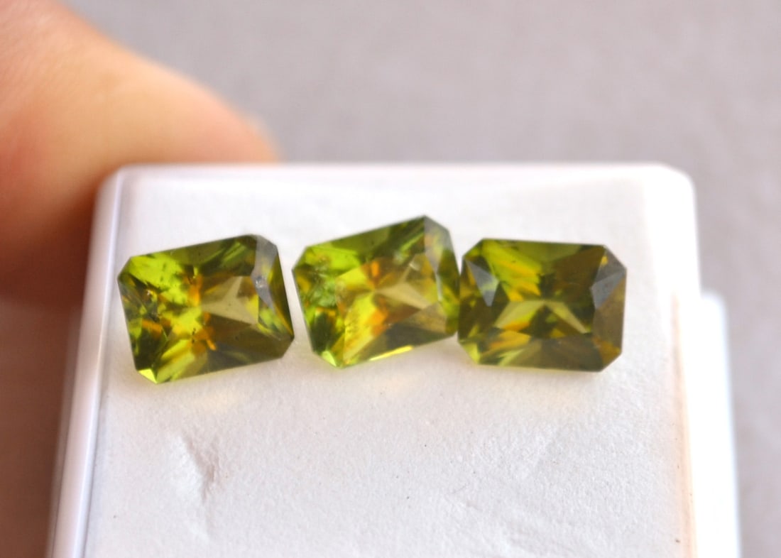 7.53 Carat Matched Trio of Scissor Cut Peridots - 2