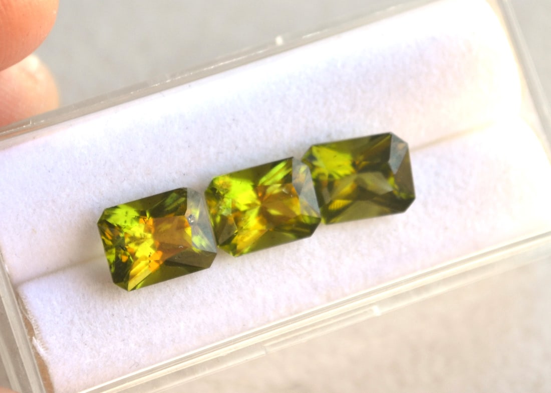 7.53 Carat Matched Trio of Scissor Cut Peridots - 3
