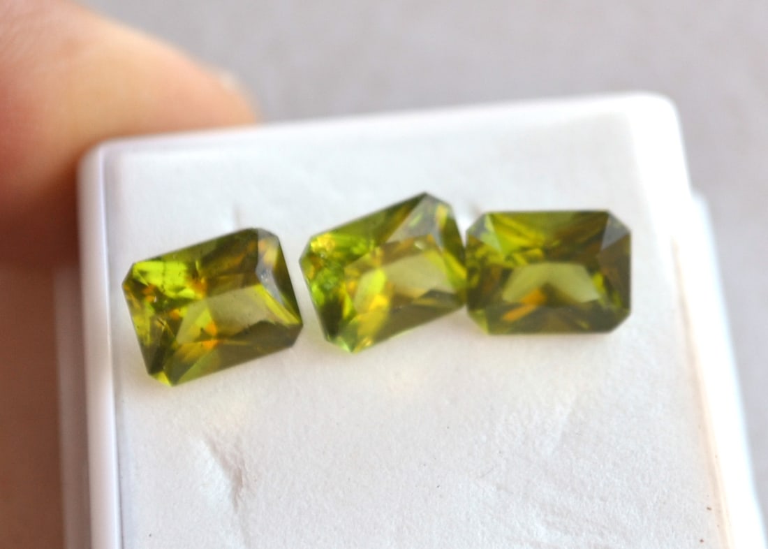 7.53 Carat Matched Trio of Scissor Cut Peridots - 4
