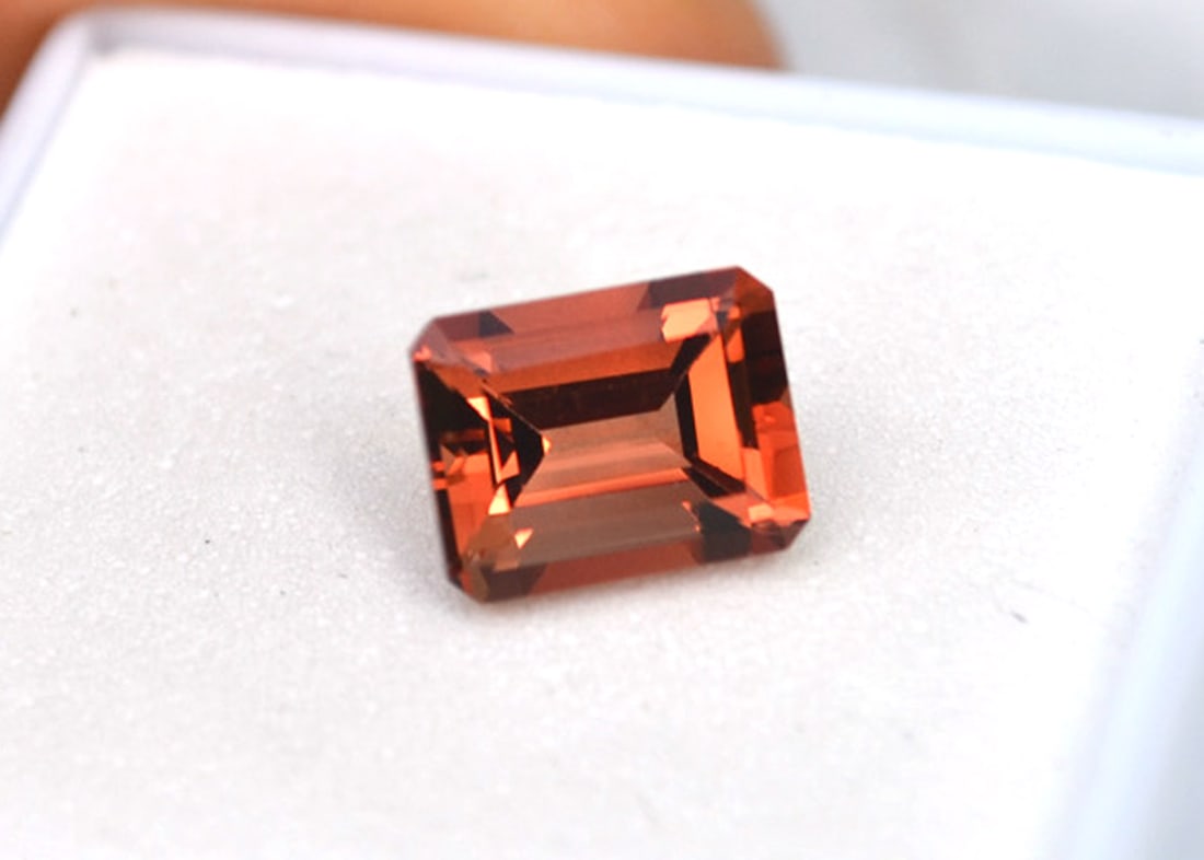 2.48 Carat Octagon Cut Red Sunstone: Wow, what an exceptional Sunstone, most likely mined in Oregon, USA. Red Sunstone is nearly always mined in Oregon, so as you can imagine, the value is quite high. This stone is top red color and