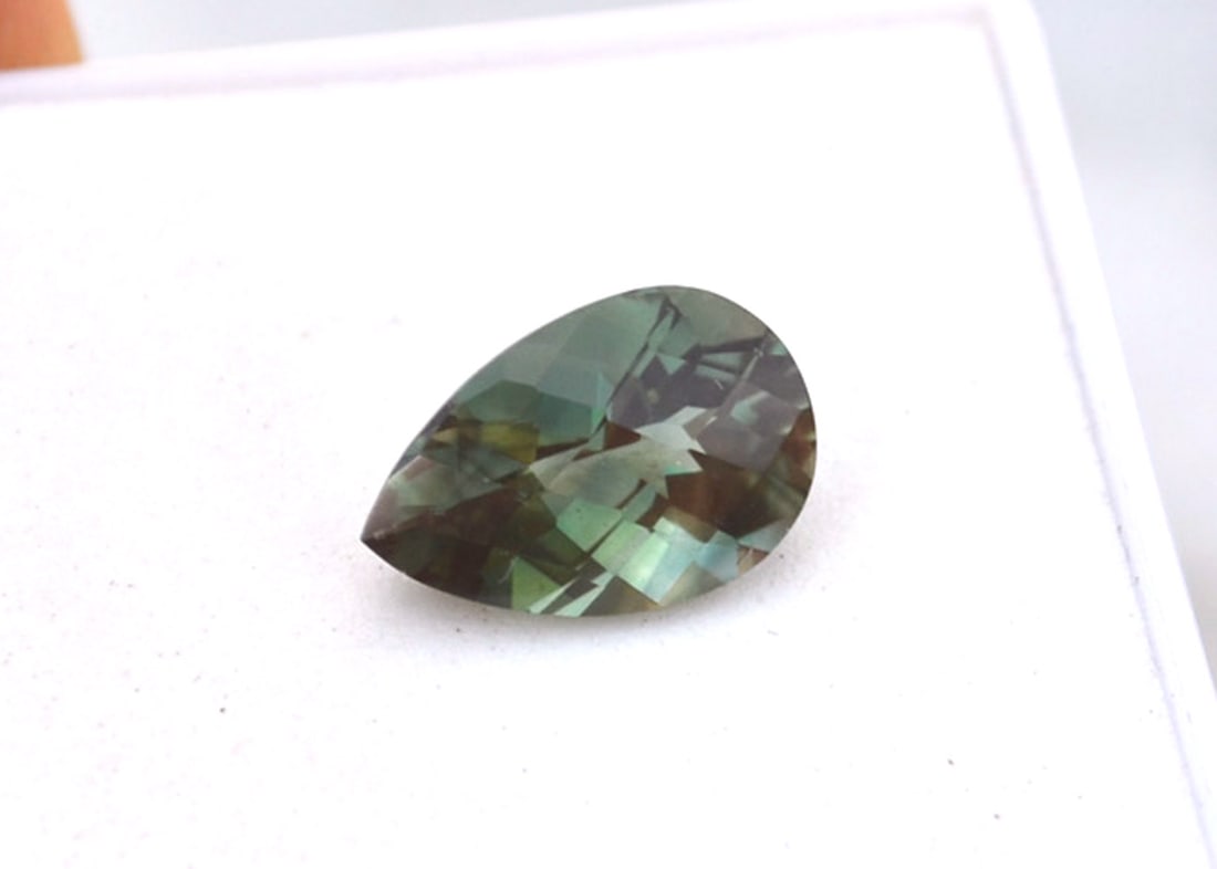 2.51 Carat Pear Cut Green Sunstone - 3