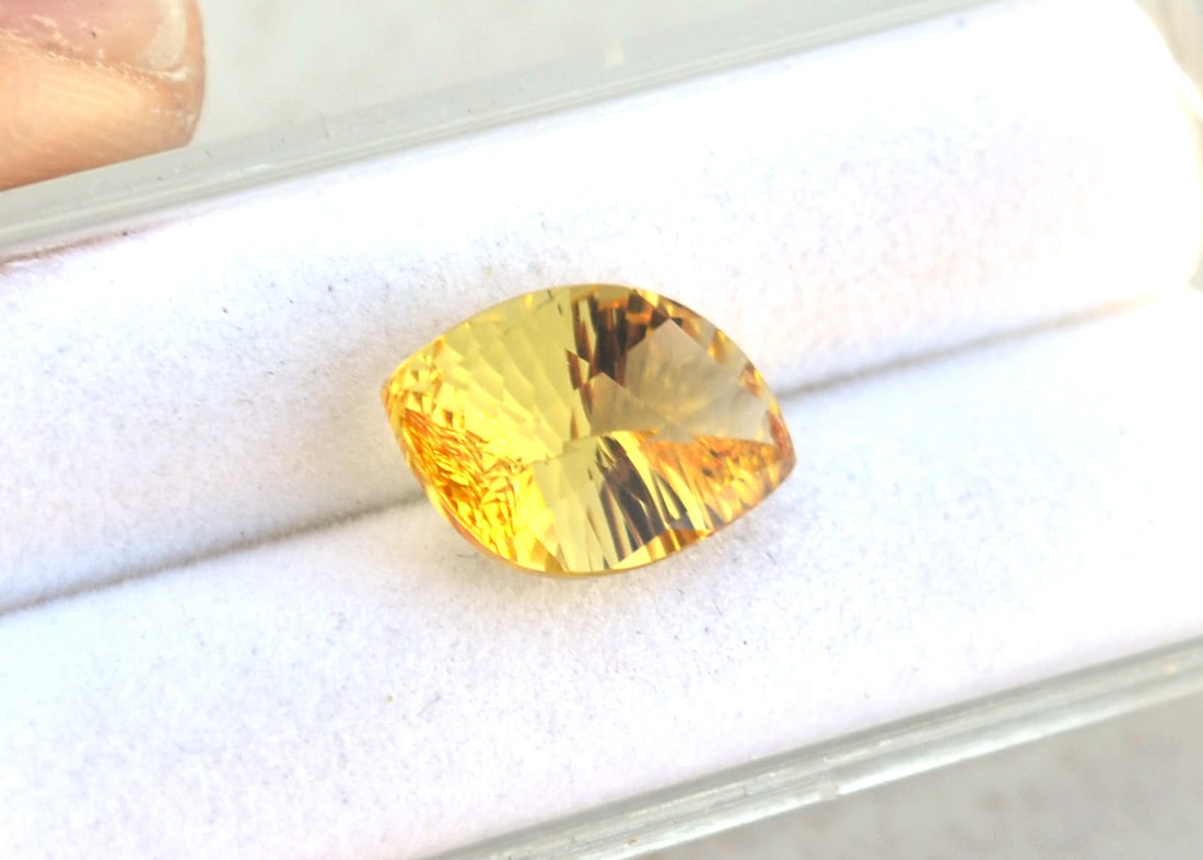 3.71 Carat Fancy Lemon Cut Heliodor - 4