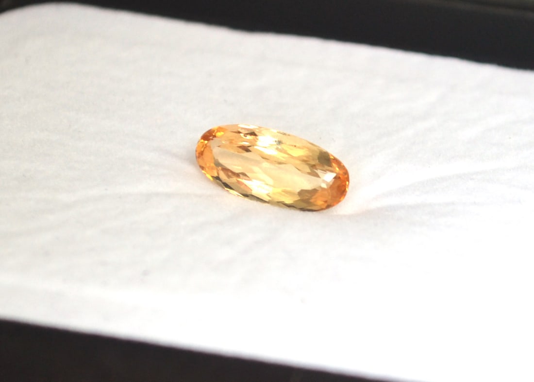 4.20 Carat Oval Cut Imperial Topaz - 3