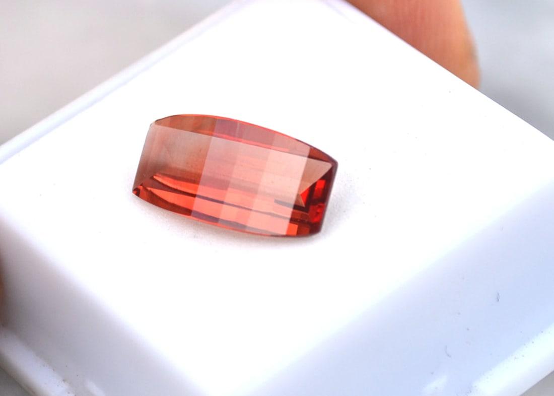 4.08 Carat Fancy Bar Cut Red Sunstone: Wow, what an exceptional Sunstone, most likely mined in Oregon, USA. Red Sunstone is nearly always mined in Oregon, so as you can imagine, the value is quite high. This stone is top red color and