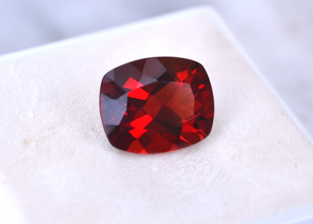 4.10 Carat Cushion Cut Red Sunstone: Wow, what an exceptional Sunstone, most likely mined in Oregon, USA. Red Sunstone is nearly always mined in Oregon, so as you can imagine, the value is quite high. This stone is top red color and