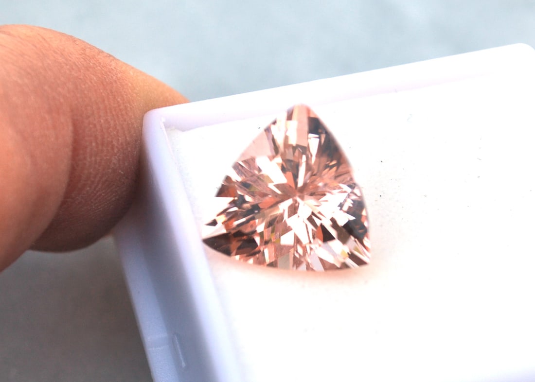 6.40 Carat Trillion Cut Morganite with Independent Wholesale Appraisal - 3