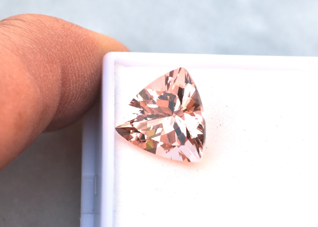 6.40 Carat Trillion Cut Morganite with Independent Wholesale Appraisal - 4