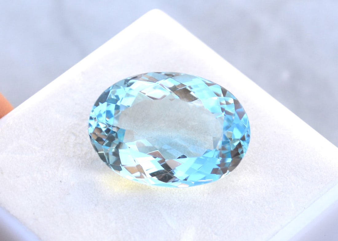 10.56 Carat Oval Cut Aquamarine - 2