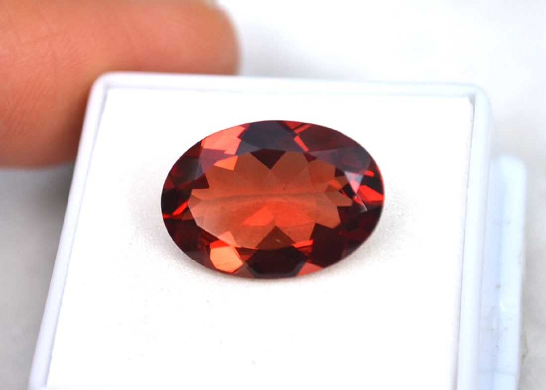 8.32 Carat Oval Cut Red Sunstone: Wow, what an exceptional Sunstone, most likely mined in Oregon, USA. Red Sunstone is nearly always mined in Oregon, so as you can imagine, the value is quite high. This stone is top red color and