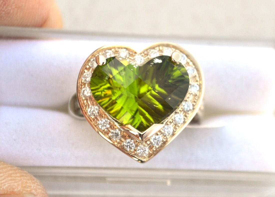 Peridot Ring in 14k Gold (1 of 4)