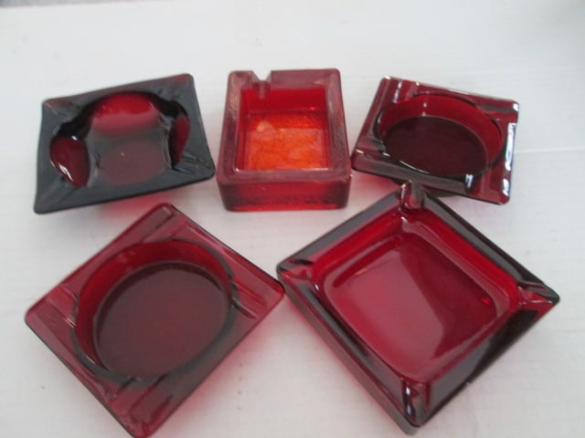 Four Ruby Red Art Glass Ashtrays and Blenko Amberina Ashtray (1 of 7)