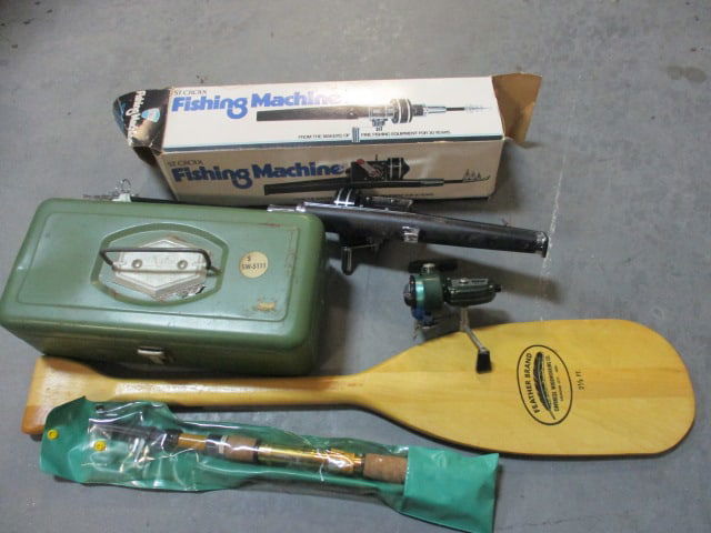 Old Victor Metal Tacklebox, Two St. Croix Fishing Machine Fishing Poles, (1 of 12)