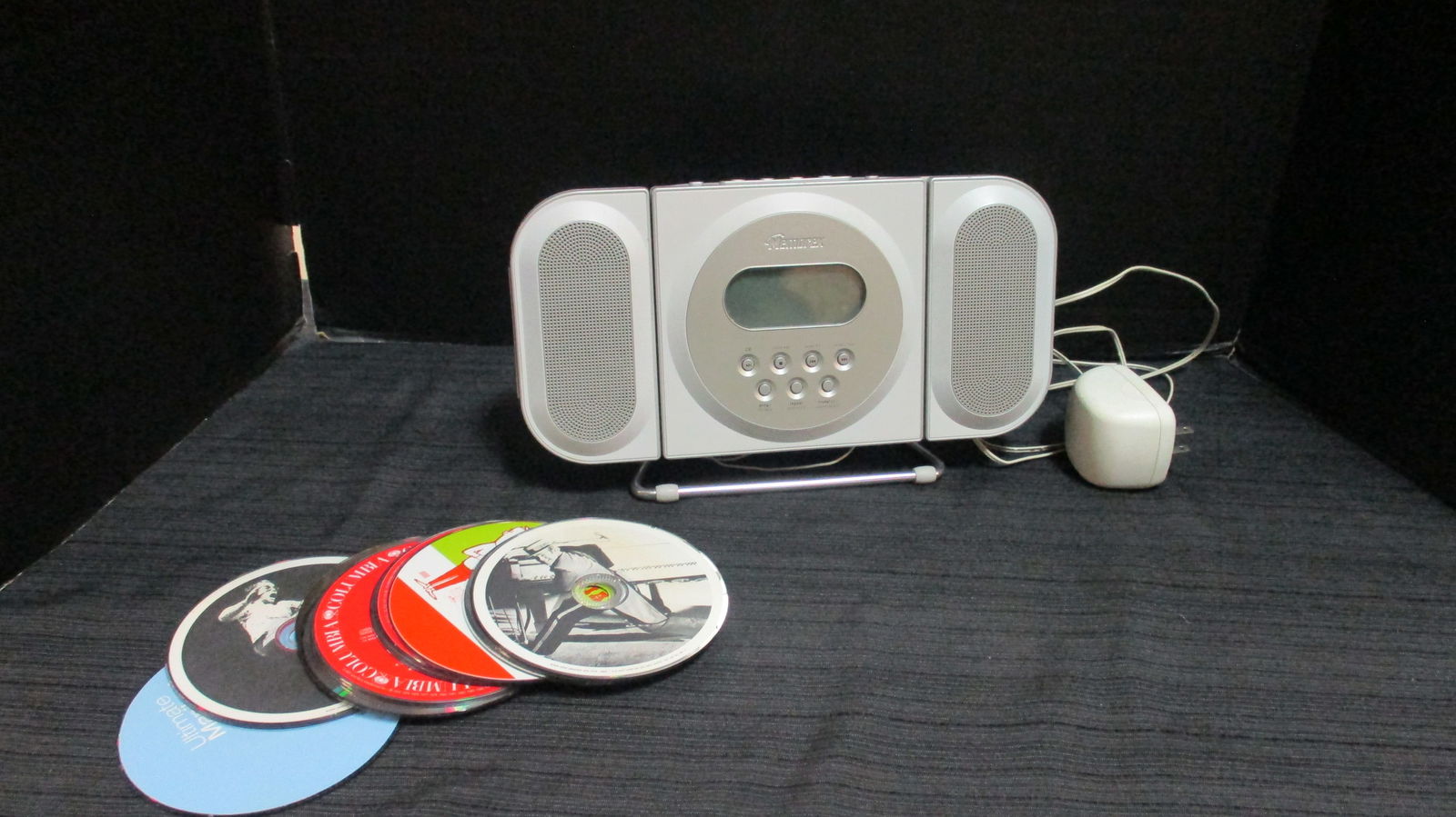 Memorex CD Clock Radio with Dual Alarm and Collection of Loose CDs (1 of 10)