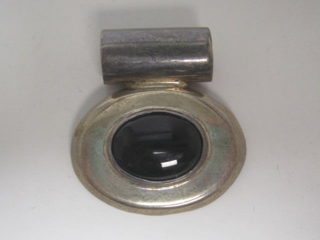 Sterling Silver Onyx Pendant: Weighs 21.3 grams