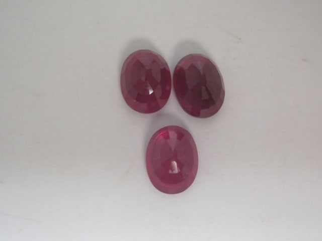 (3) Ruby Gemstones- 6.1 ct tw: .