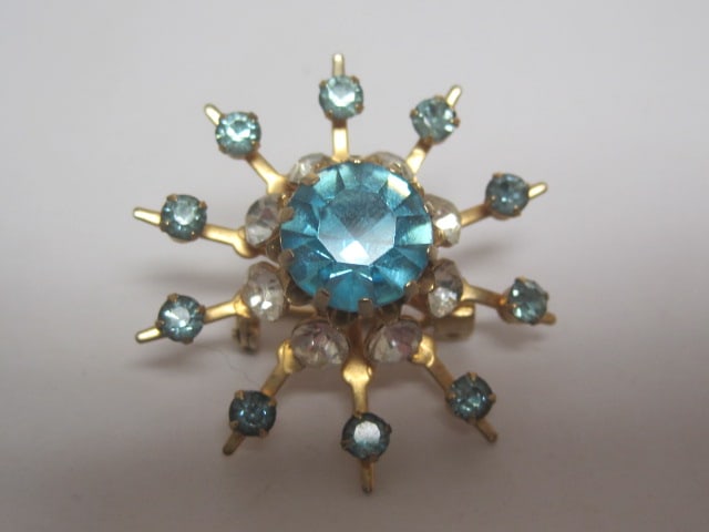 Vintage Coro Brooch with Blue and Clear Stones: .