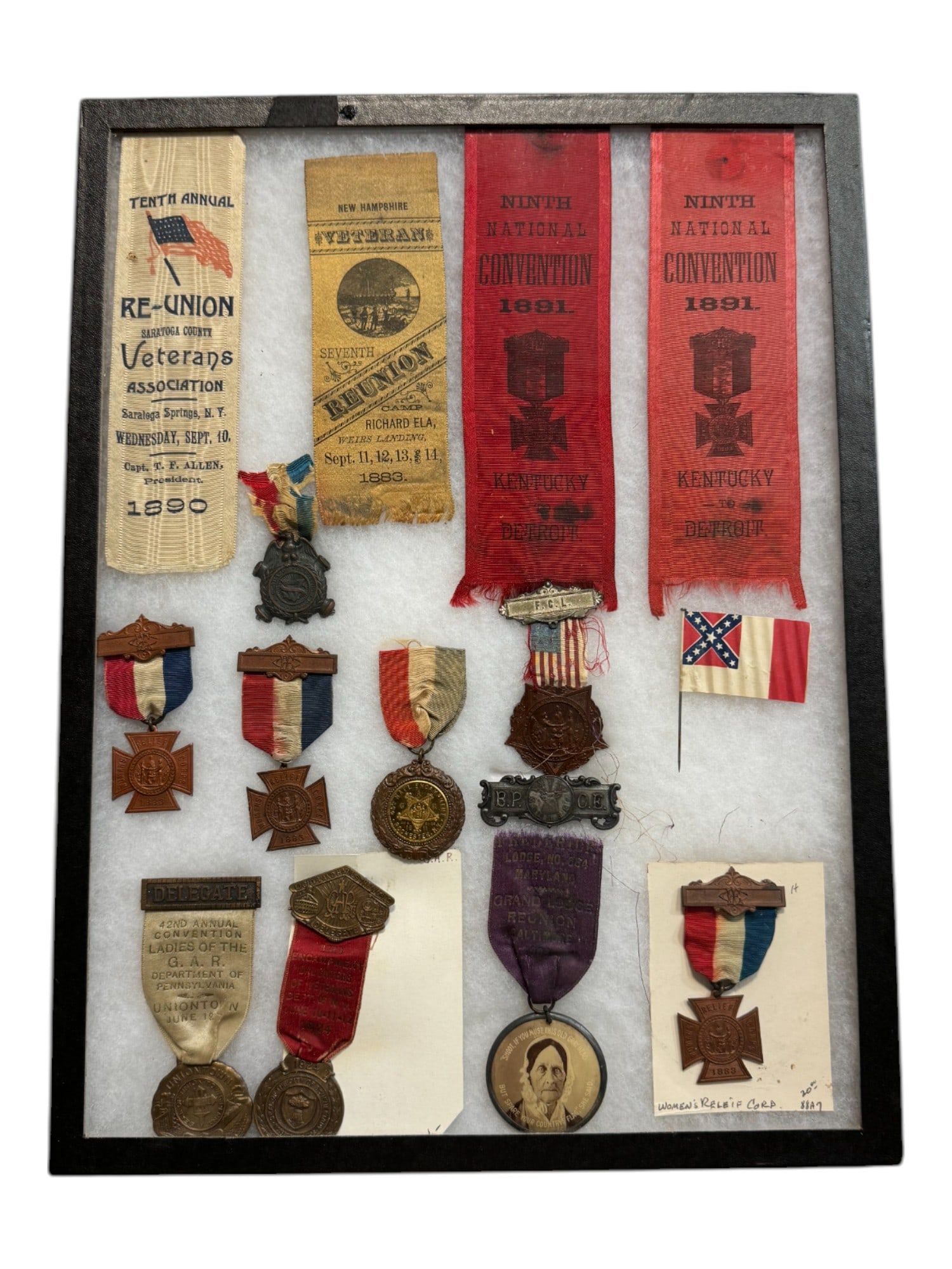 GAR Civil War Veterans Antique Reunion Medals and Ribbons Riker Case Grouping (1 of 20)