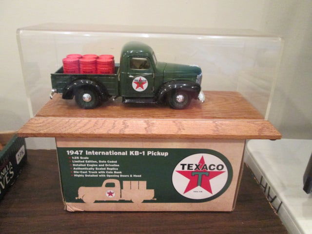 2009 Auto World Texaco 1947 International KB-1 Pickup Diecast in: Plexiglass and Wood Display Case. Diecast has original box