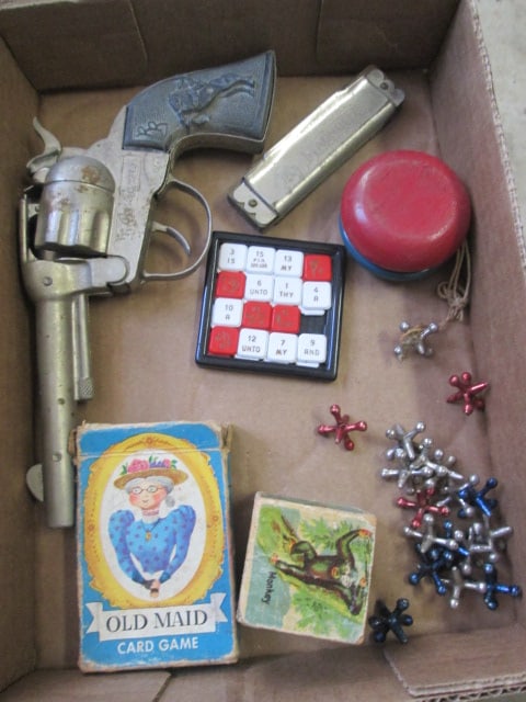 Classy Products Roy Rogers Toy Cap-Gun Pistol, Magnolia Extra Full Harmonica, Wooden Yo-Yo, Old M...: .