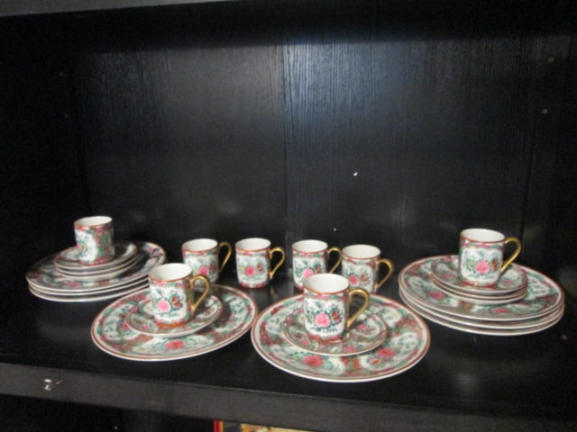 Chinese Rose Medallion Porcelain Luncheon Set: (8)7 3/4" plates, (8)4 1/2" saucers, (8)2 1/2"h