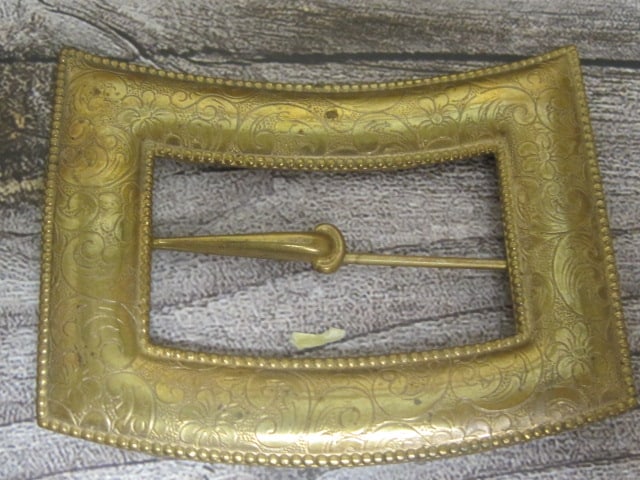 Victorian Etched Belt Buckle Pin: .