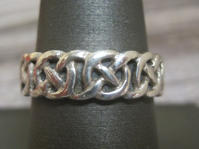 Sterling Silver Celtic Style Knot Band Ring (1 of 3)