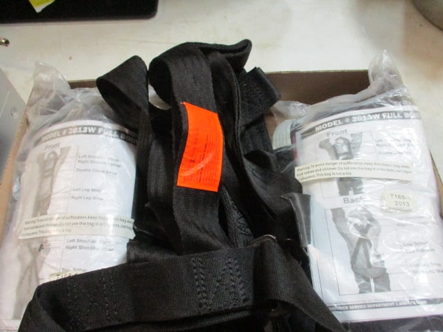 3 sets of Full Body Safety Harness,  Model 2013 W  To Prevent Falls (1 of 6)