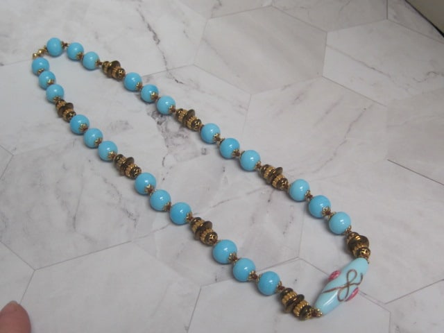 20" Italian Turquoise Glass Bead Necklace: .