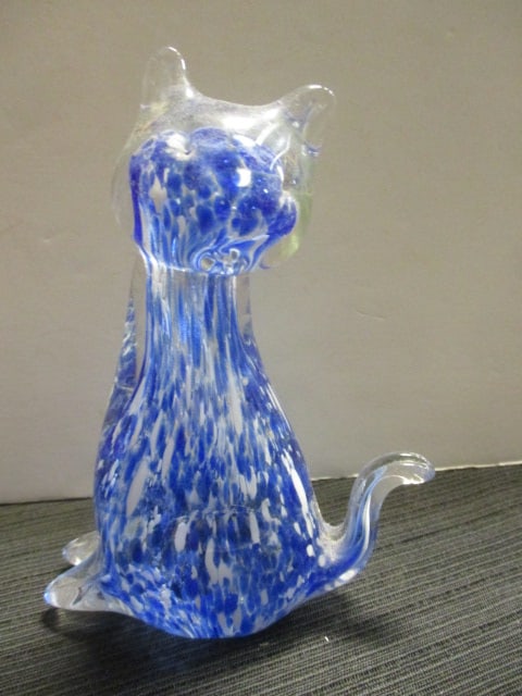 Art Glass Cat Sitting Paperweight, 5 1/2'' Tall: .