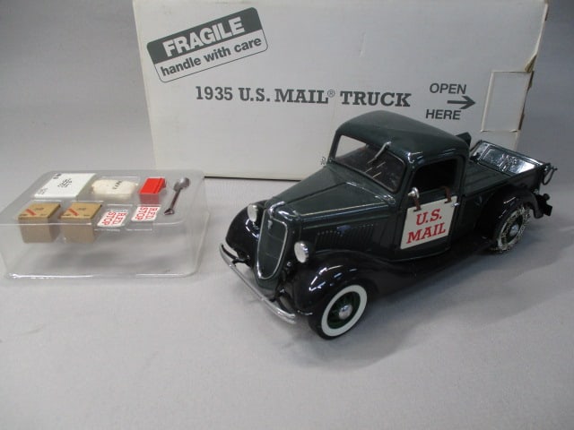 Danbury Mint 1935 US Mail Truck (1 of 18)