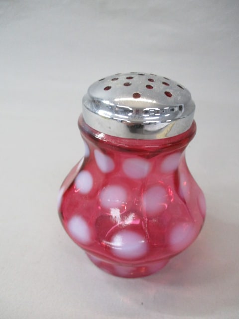 1940's Fenton Cranberry Opalescent Coin Dot Sugar Shaker/Muffineer 4 1/2": .
