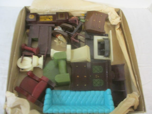 Lot of Miniature Doll House Furniture: see pictures and preview for selection and condition