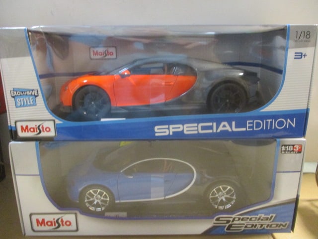 Maisto Special Ed. (Lot of 2) Die Cast Bugatti Chiron: Red & Blue