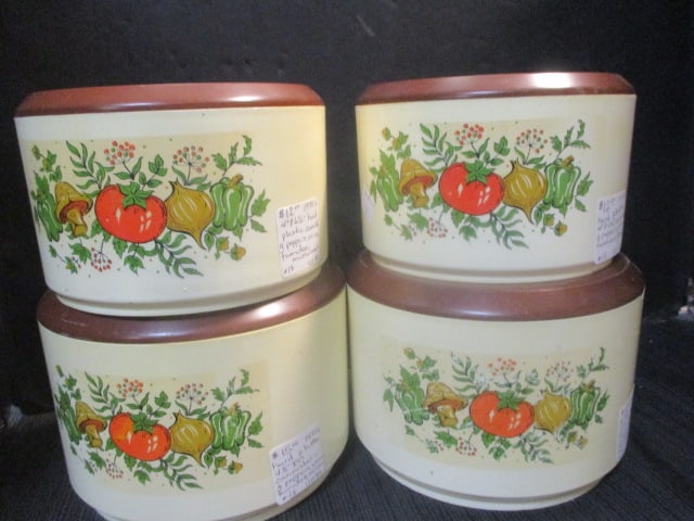 4 PC Vintage Canister Set (1970's): .