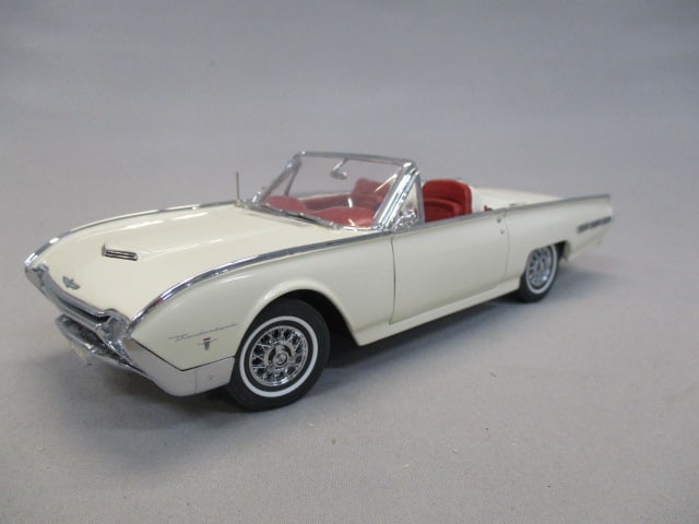 Danbury Mint Diecast 1962 Ford Thunderbird (1 of 15)