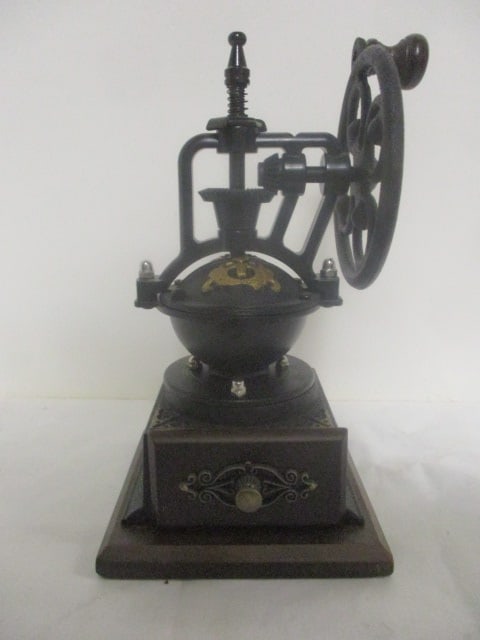 Nostalgic Style Coffee Grinder: 9 1/2"h