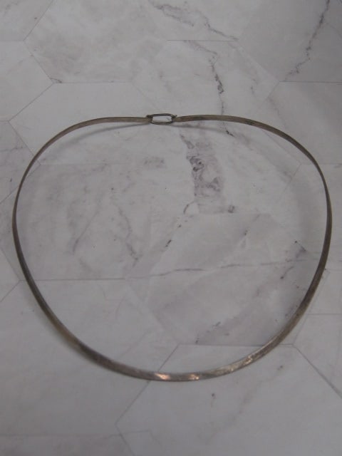 Sterling Silver Choker Collar Necklace: .