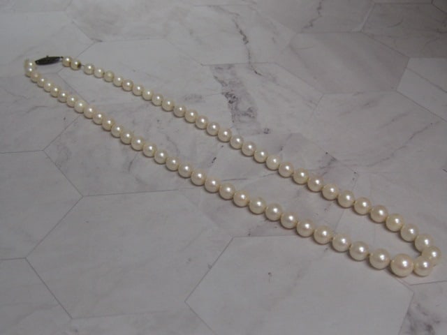 20" Pearl Necklace: Clasp marked SILVER