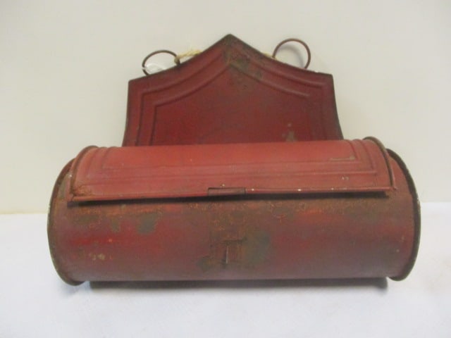 Vintage Red Painted Metal Candle Wall Box with 2 Taper Candles (1 of 7)