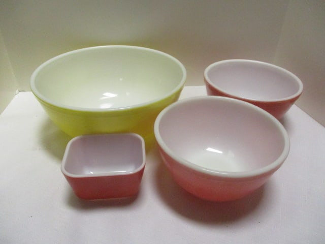 Three Pyrex Mixing Bowls and Red Refrigerator Dish.: 4 qt. 1 qt, and 1 1/2 cup.