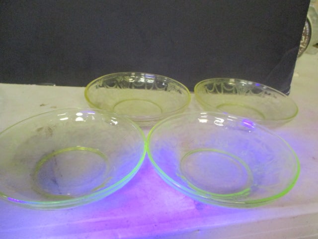 4 Vintage Hazel Atlas "Florentine Poppy Yellow" Uranium Depression Glass Bowls: 5 1/2" each