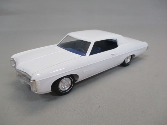1969 Chevrolet Impala SS Promo/Kit Car? (1 of 11)