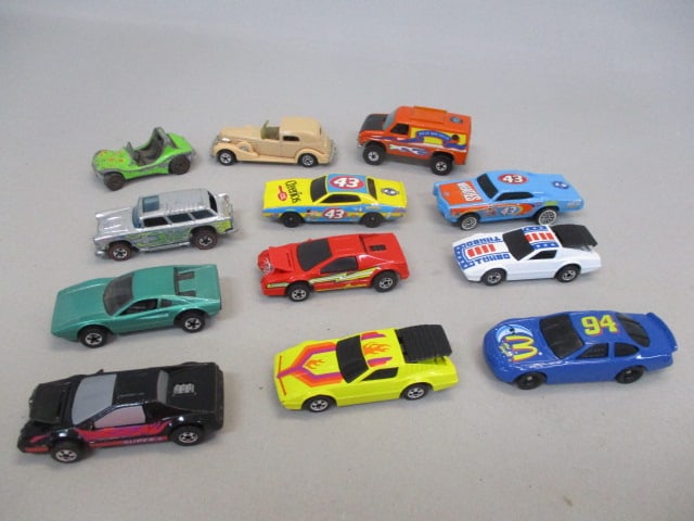 12 Vintage Hot Wheels Toys: .