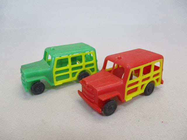 2 Wannatoys Plastic Woody Station Wagons: 3 1/2" x 2"